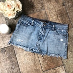 🍭Hollister Light Denim Skirt Frayed Hem